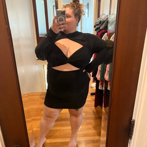 Boohooplus double slinky twist front dress - Picture 2 of 4